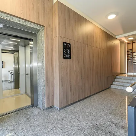 Apartment Coresi Studio 37 *